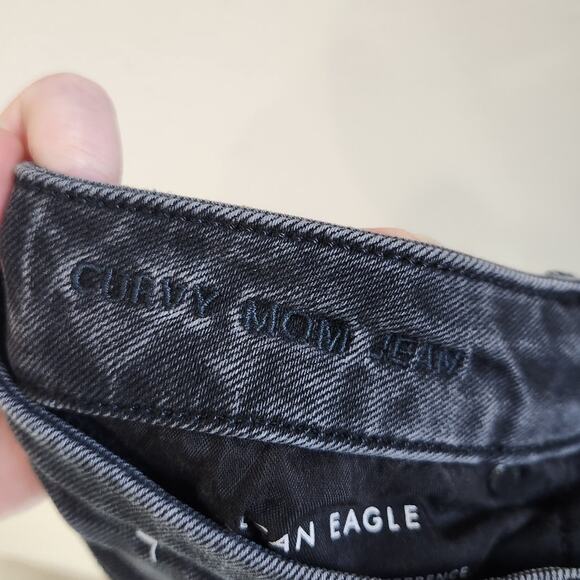 American Eagle High Rise Curvy Mom Tapered Jeans Pockets Dark Blue Denim Size 4 - Picture 6 of 8